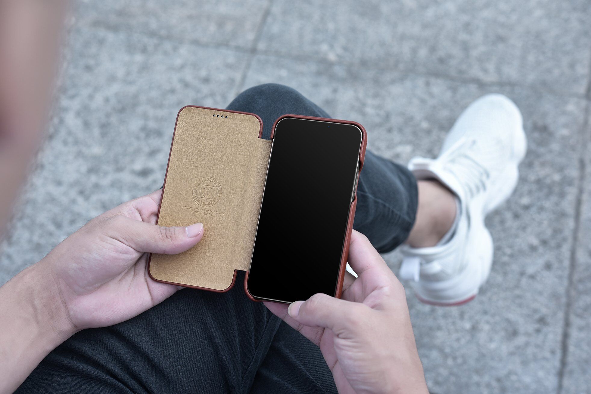 Icarer kožna flip futrola za iPhone 11 - kakao smeđa