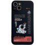 Maska od mekane plastike astronaut za iPhone 13 Pro - crni
