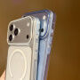Transparentna maska od tvrde plastike s bež MagSafe za iPhone 17 - prozirna